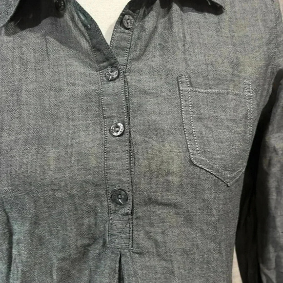 ALI & KRIS GRAY LONG SLEEVE TUNIC - Picture 2 of 5